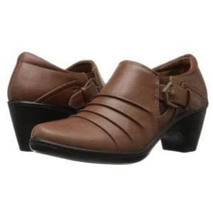 Easy Street Women's Burnz Slip-On Bootie